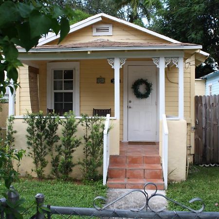Key West Style Historic Home In Coconut Grove Florida The Yellow House Miami Exteriör bild
