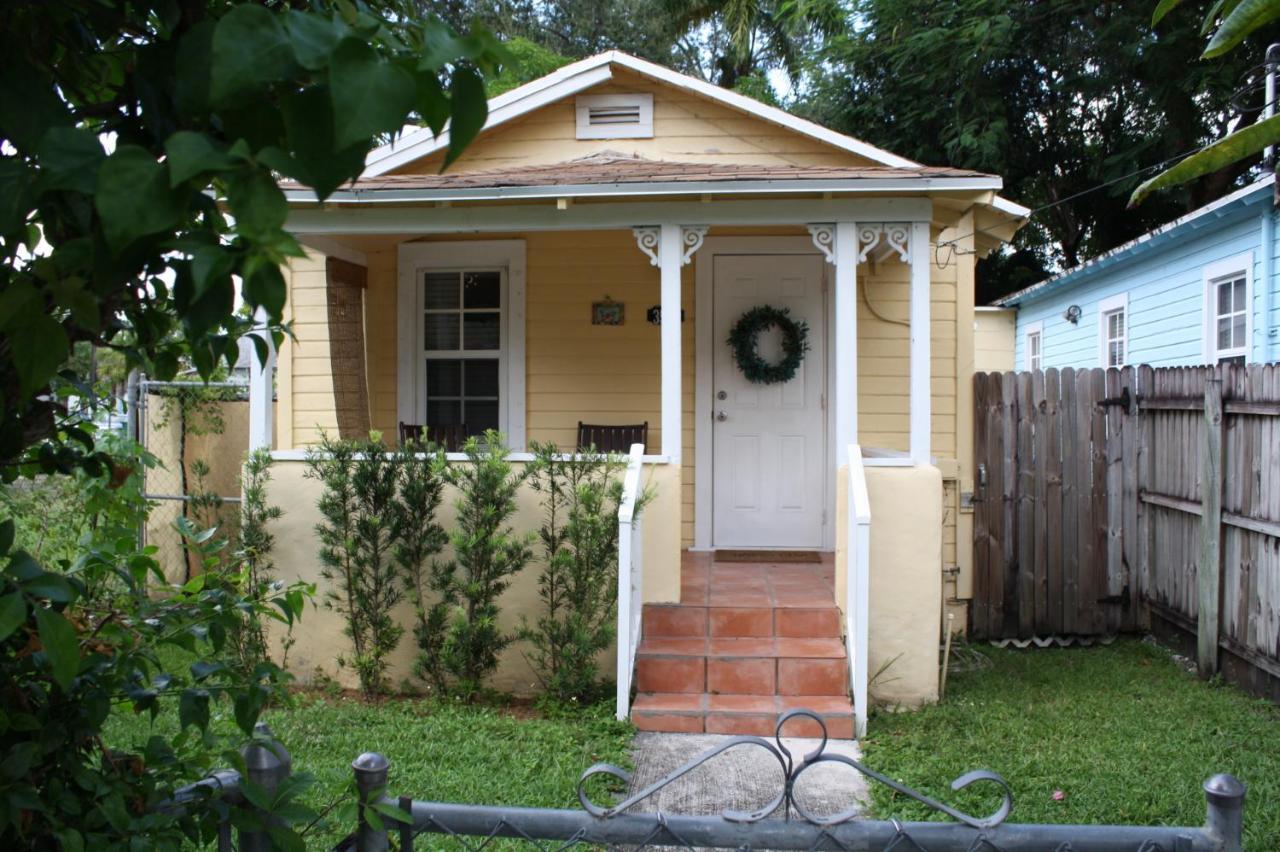 Key West Style Historic Home In Coconut Grove Florida The Yellow House Miami Exteriör bild